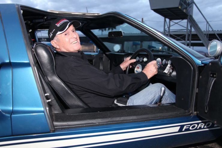 bob-bondurant-era-gt-ford-gt40-26-740x493-1