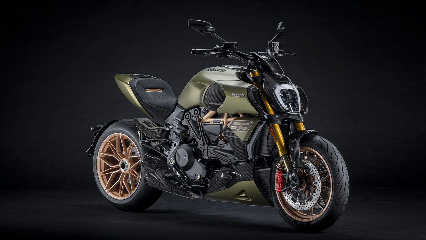 diavel-lambo-my21-04-overview-gallery-1920x1080-1-scaled-1