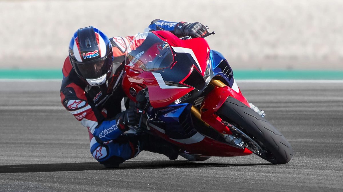 honda-cbr1000rr-r-fireblade-2