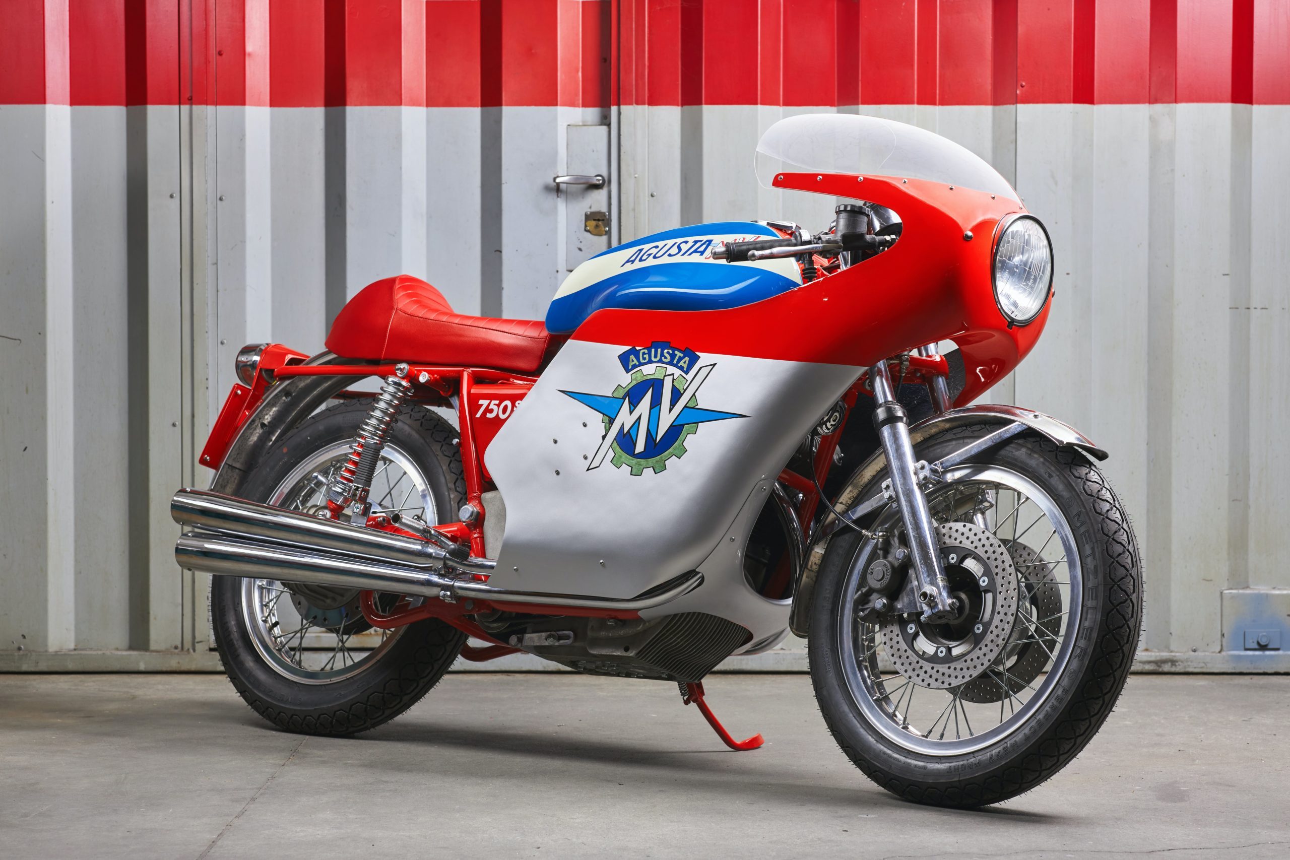 mv-agusta-750s-scaled-1-2